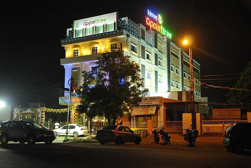 Hotel Apple Ttree,Vannarpettai,3 star