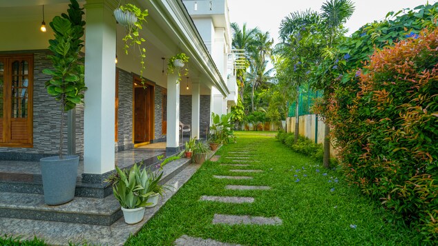 The Kochi Backwater Resort,Kumbalangi,1 star