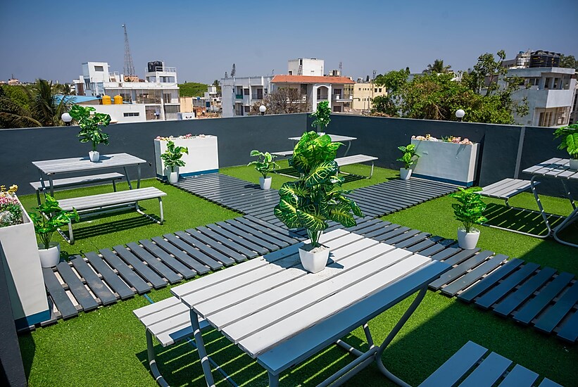 Z Express Campbell,1/1 Charles Campbell Road, Cox Town, Bangalore, Bangalore, 560005,3 star