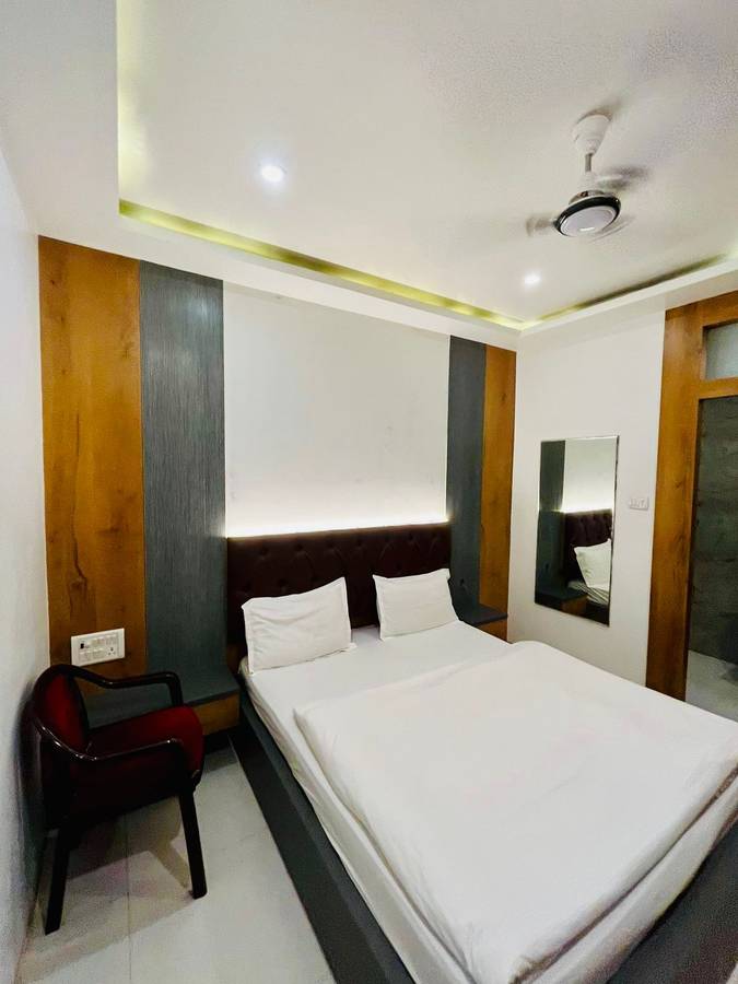 Hotel Satyam Inn,Stop At Oyo 26773 Hotel Satyam Inn To Discover The Wonders Of Pratapgarh. The Property Offers A Wide,3 star