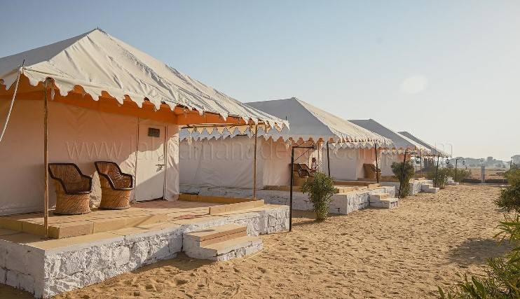 lakhmana desert camp with swimming pool