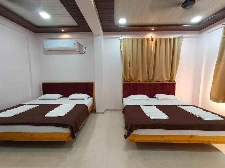 Hotel Town Pride, Ganpatipule,,2 star