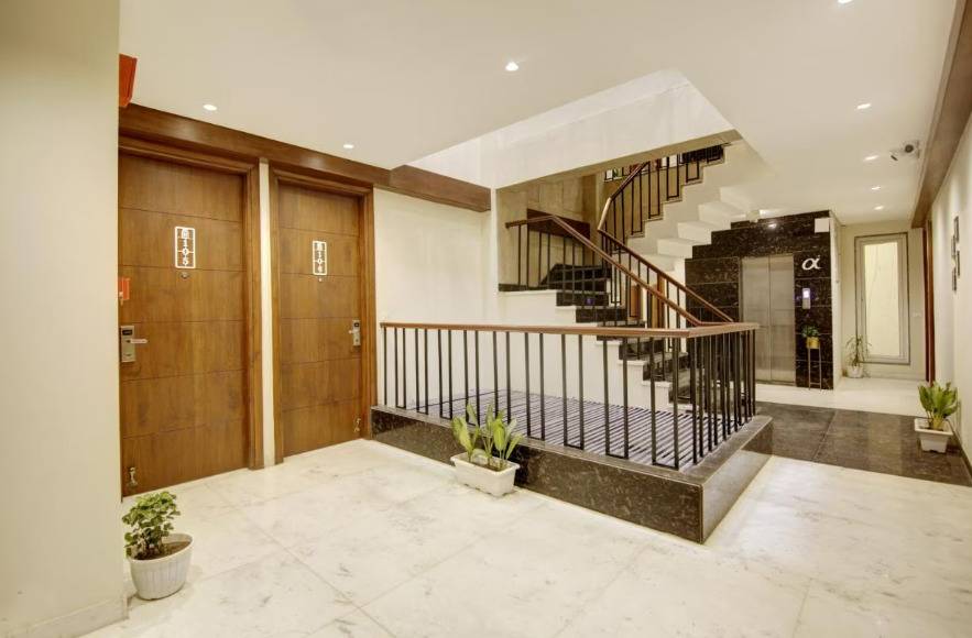 Flxho Quad - Luxury Studio Apart Hotel,Dlf Phase 3,3 star