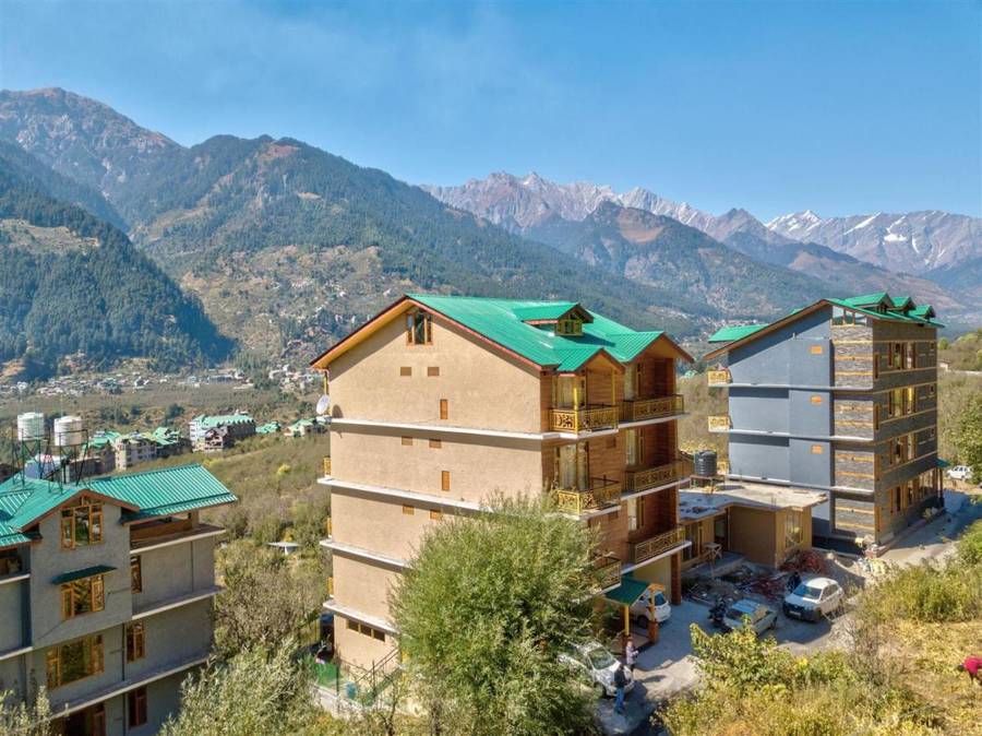 golden peak manali
