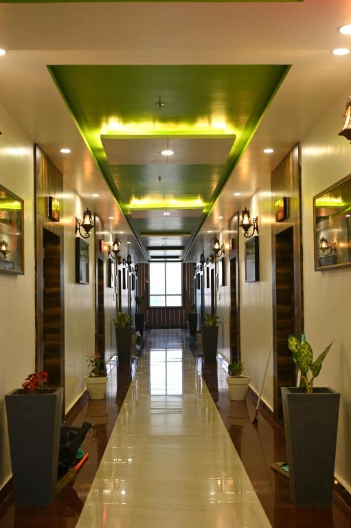 Raj Vilas Hotel & Resort,,4 star