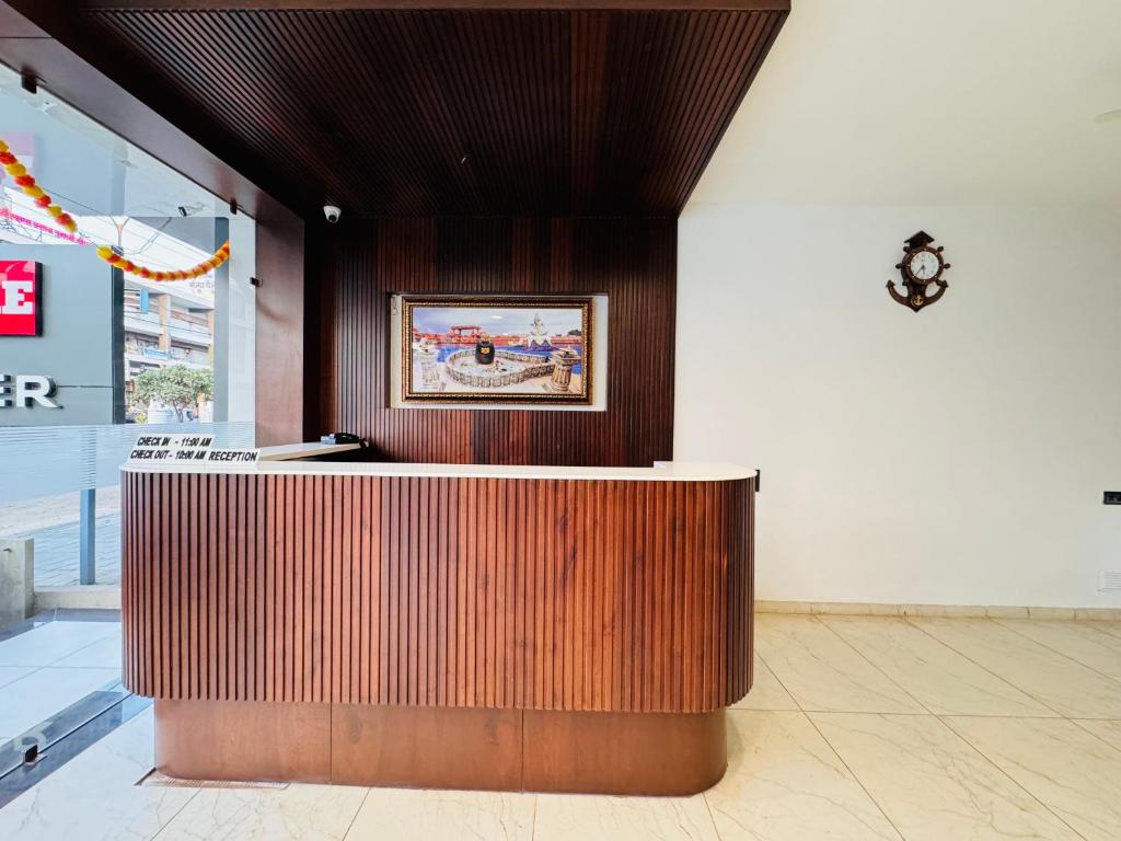 Hotel Rajdev Inn,Near Nanakheda Bus Stand,2 star