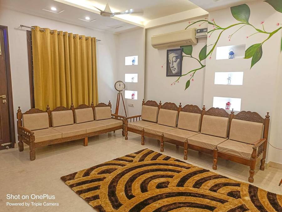 Vacationbuddy Stupendous Home In Shalimar Bagh,,3 star