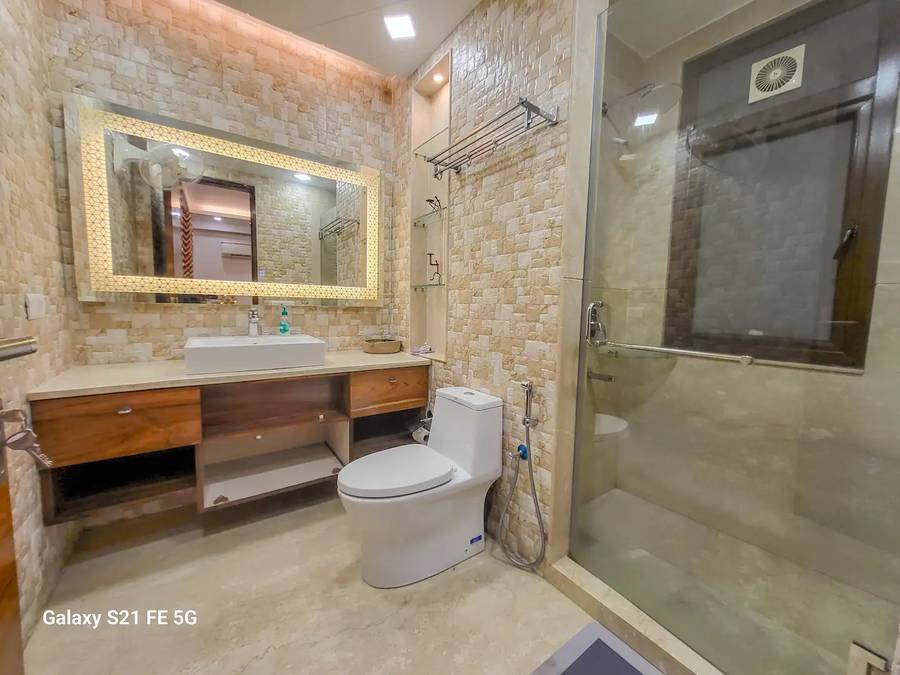 Vacationbuddy Gracious 3 Bhk At Golf Course Road,Dlf Phase 1,3 star