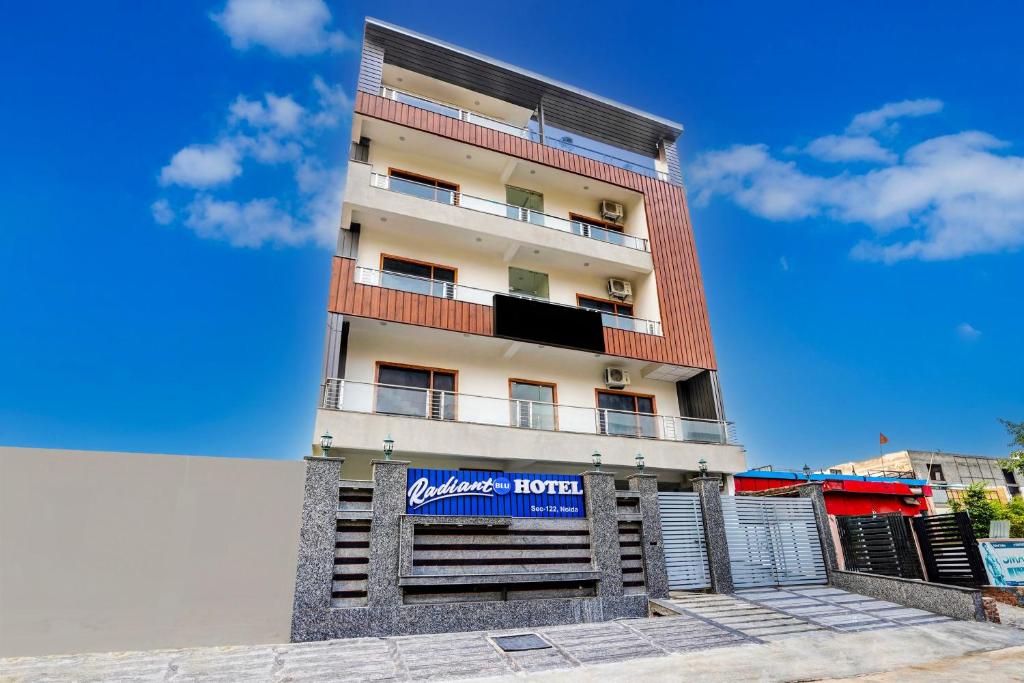 Radiant Blu Hotel,,3 star