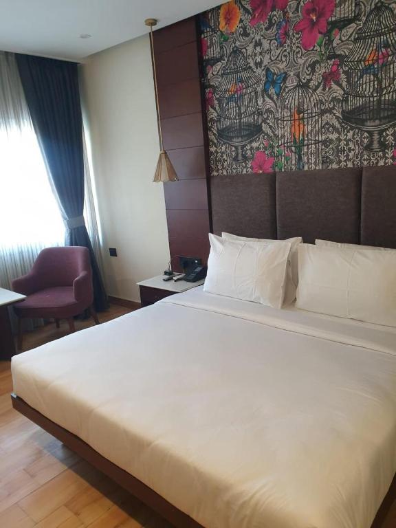 Romeo Lane The Courtyard House,Kulri Chowk,4 star