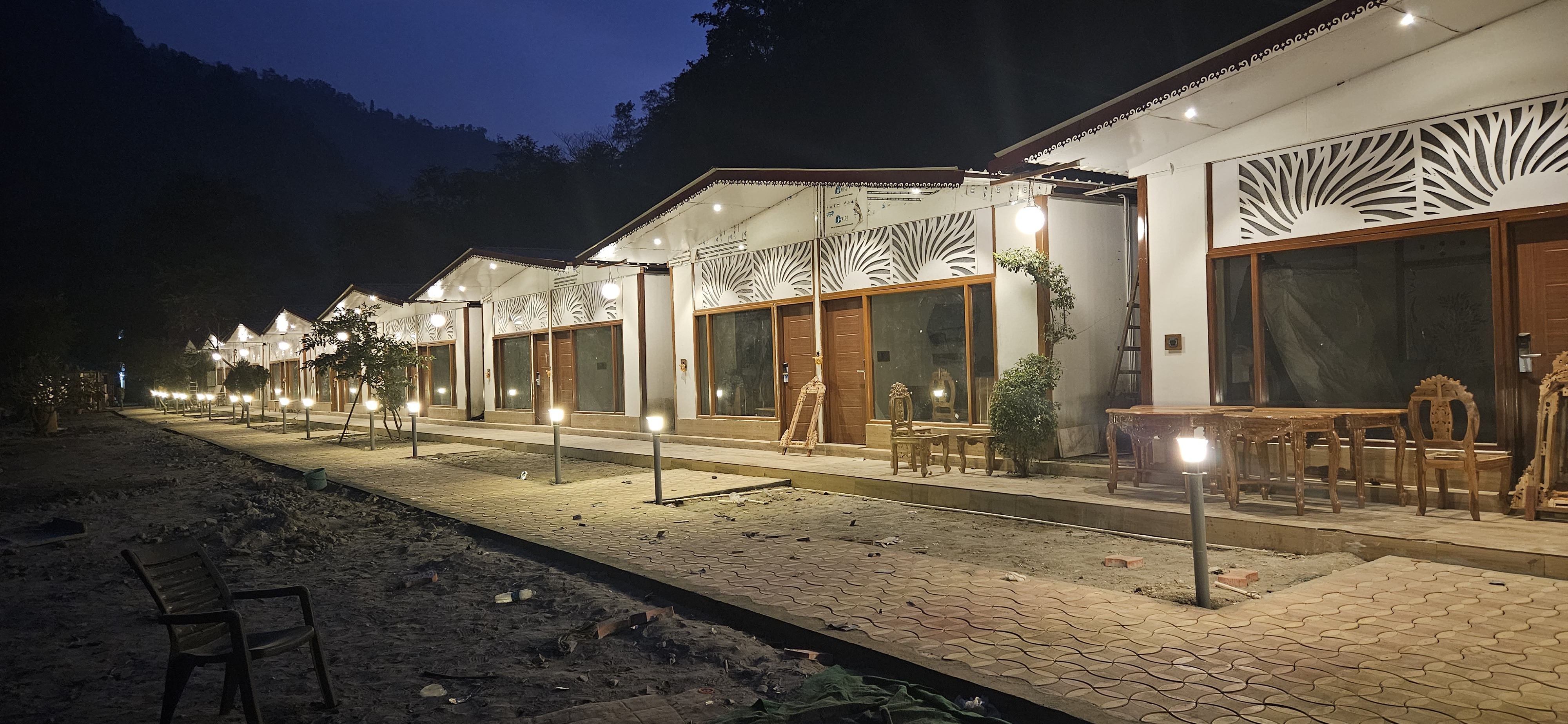 Shri Vrindavan Resort,Narendra Nagar,3 star