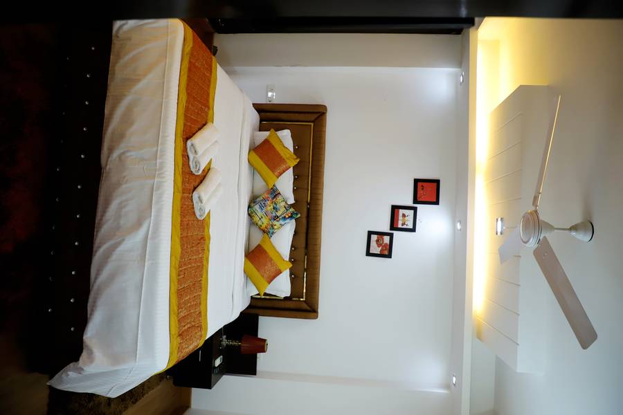 fortune home service apartment 3bhk j 215 saket