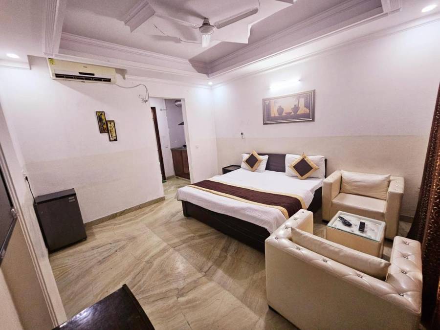 hotel ashiyana elite near by golf course road