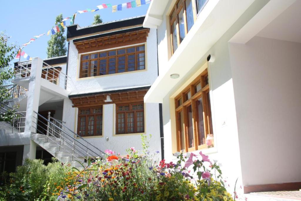 ser dung guest house