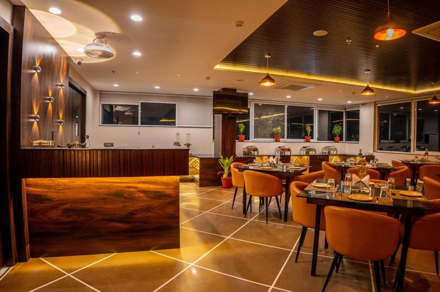 Raghunandan Palace - 500 Mtrs Away From Railway Station,Udaipole Bus Station,3 star