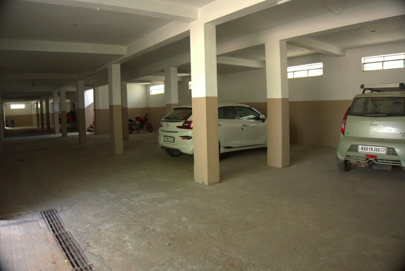 Z Express Hornet (Men Only),Saravanampatty, Coimbatore,0 star