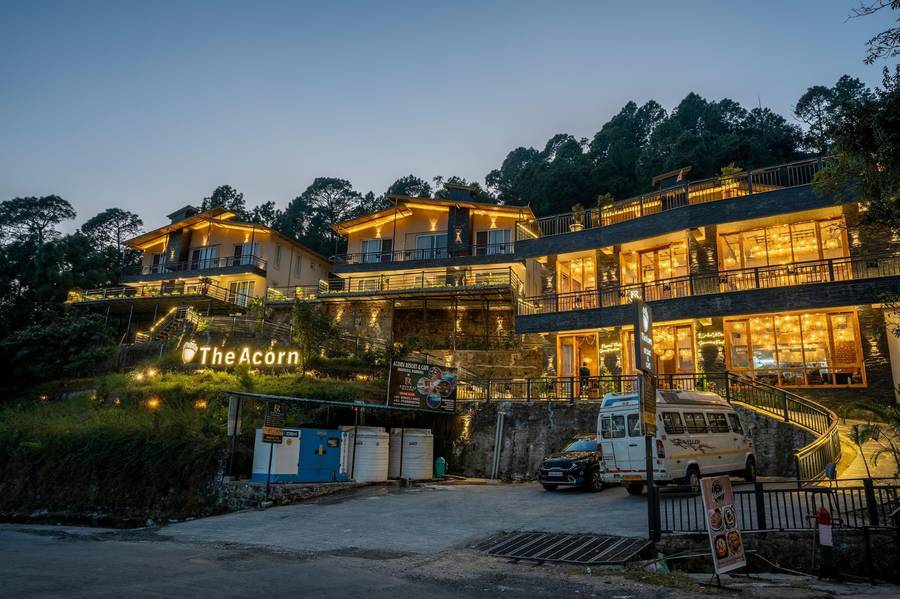 The Cozy Acorn Resort,,2 star