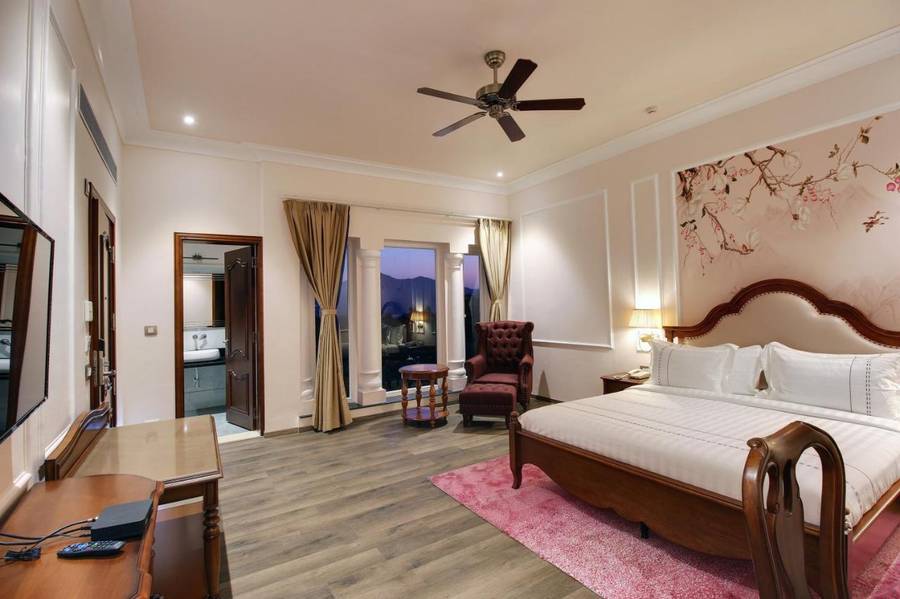 Jhadol Vijay Vilas,Haridas Ji Ki Magri,4 star