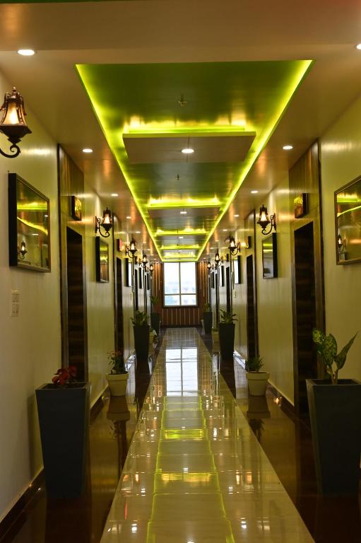 Raj Vilas Hotel & Resort,,4 star