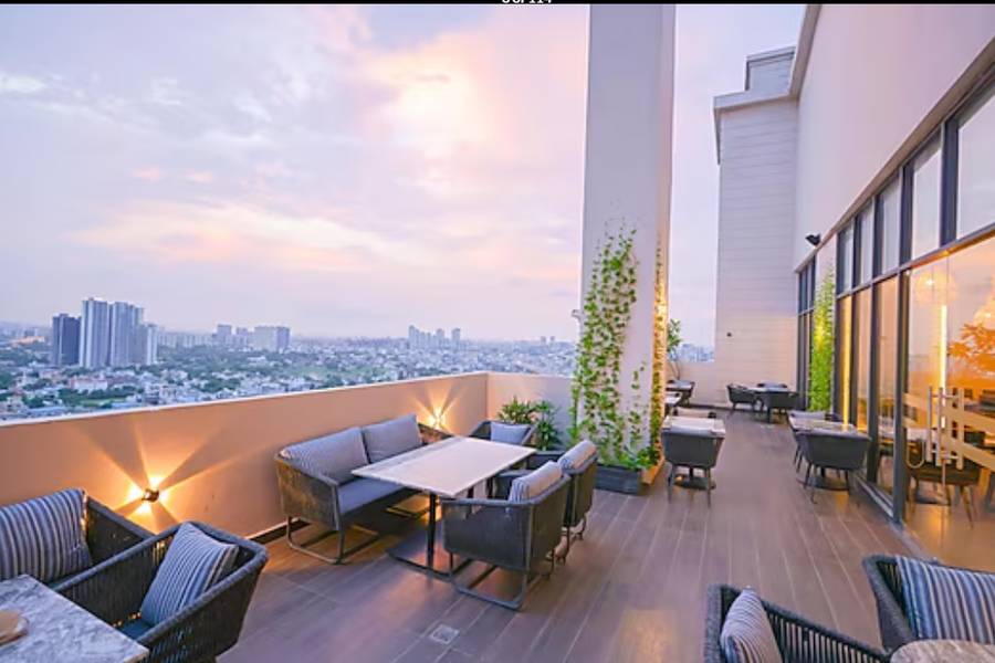 Rhythm Gurugram Hotel & Suites, Sohna Road,Dlf Phase 4 Galleria Market,4 star