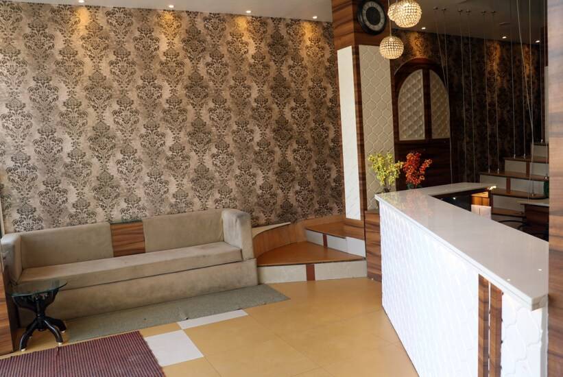 Hotel Utkarsh,Arvind Marg,3 star