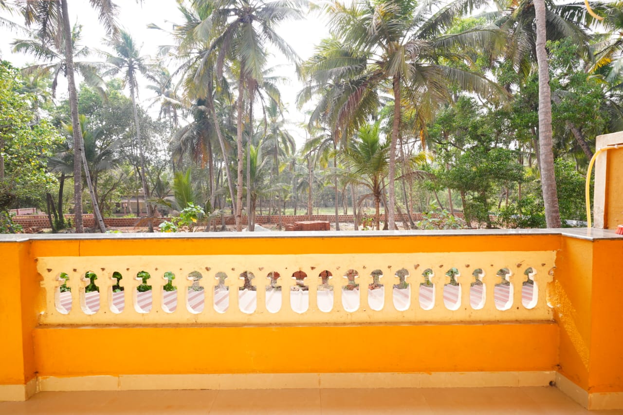 Four Seasons Guesthouse,Utorda Beach,4 star