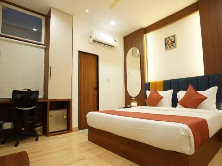 Hotel Rudravue,,3 star