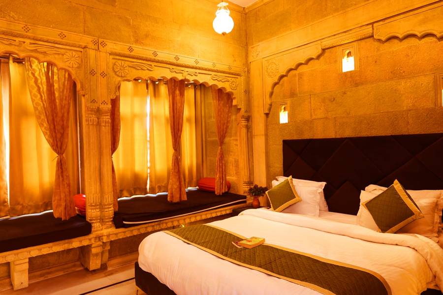 Hotel Garh Meera,,3 star