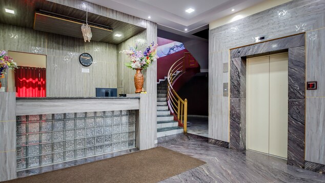 Royal Airavatha Residency,Hal/ Old Airport Road,3 star
