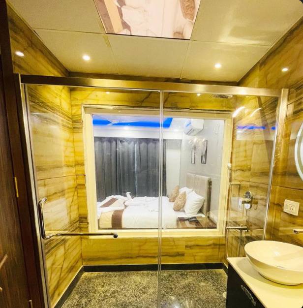 vaabi saabi hotel medanta