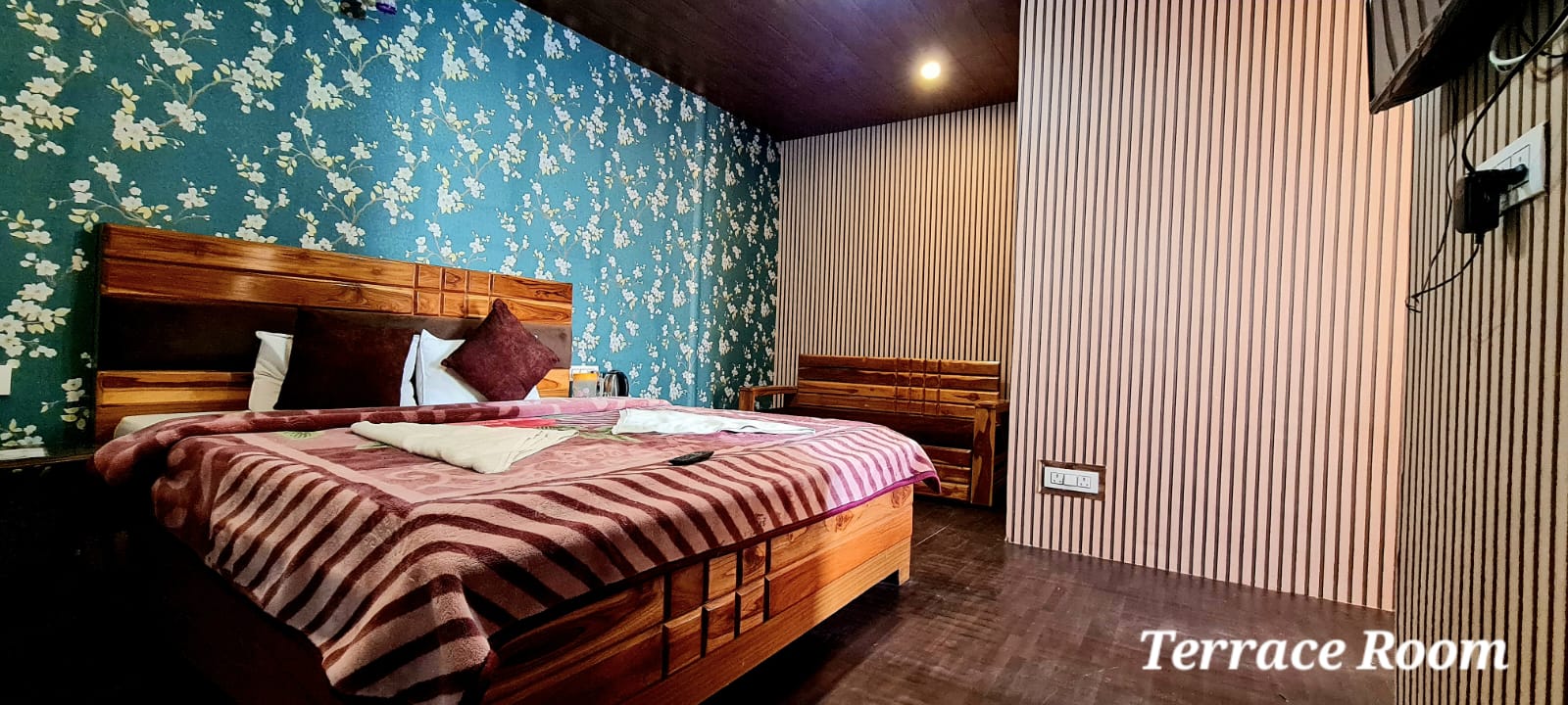 Rashal Homes,Shoghi>>Shimla,3 star