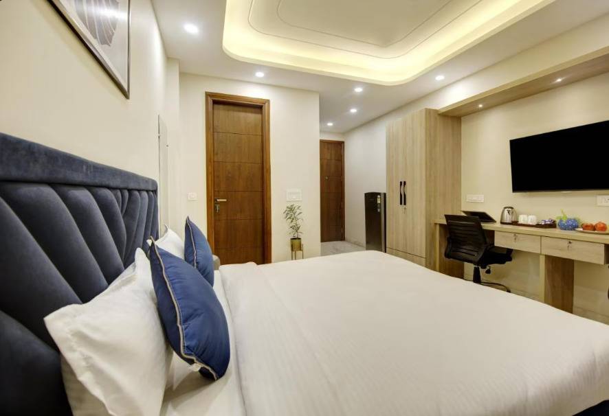 flxho quad luxury studio apart hotel