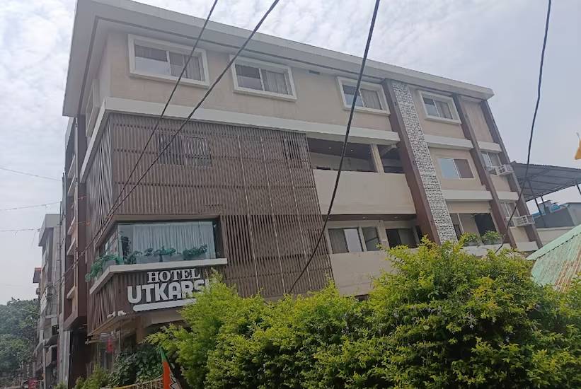 Hotel Utkarsh,Arvind Marg,3 star