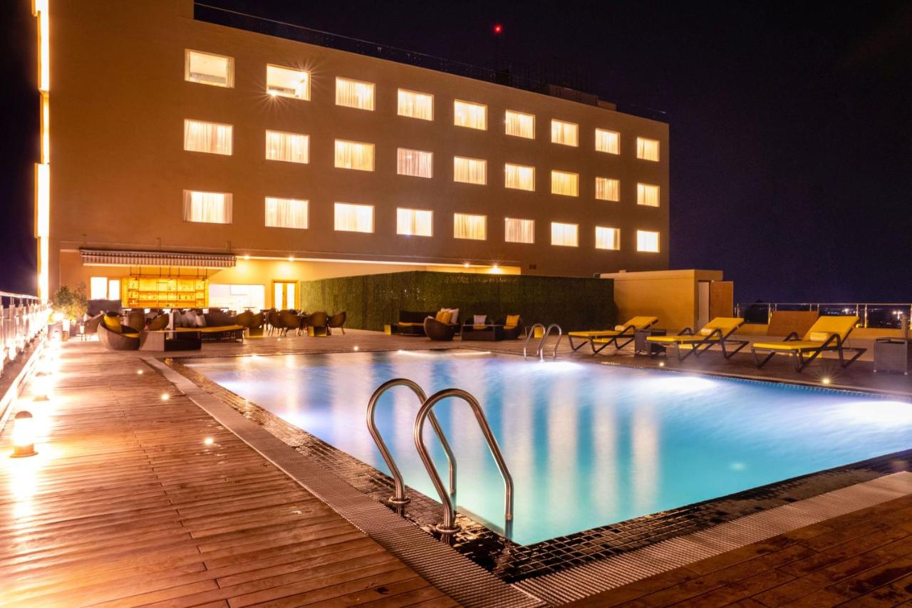 Vivanta Chitwan Bharatpur,,4 star