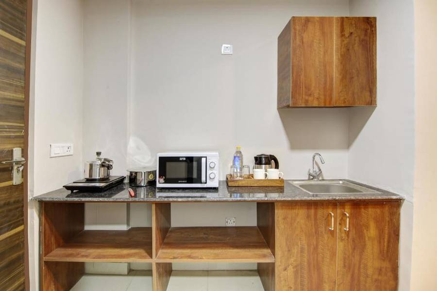 Limewood Stay - Executive Huda City Center,Sector 43,3 star