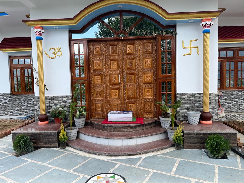 himalayan luxe homestead pottery baking workshop