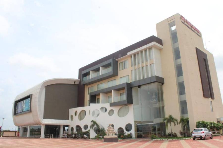 The Park,Near Reliance Petrol Pump Raisalpur Itarsi,3 star