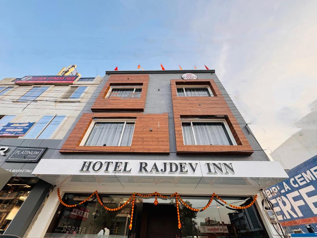Hotel Rajdev Inn,Near Nanakheda Bus Stand,2 star