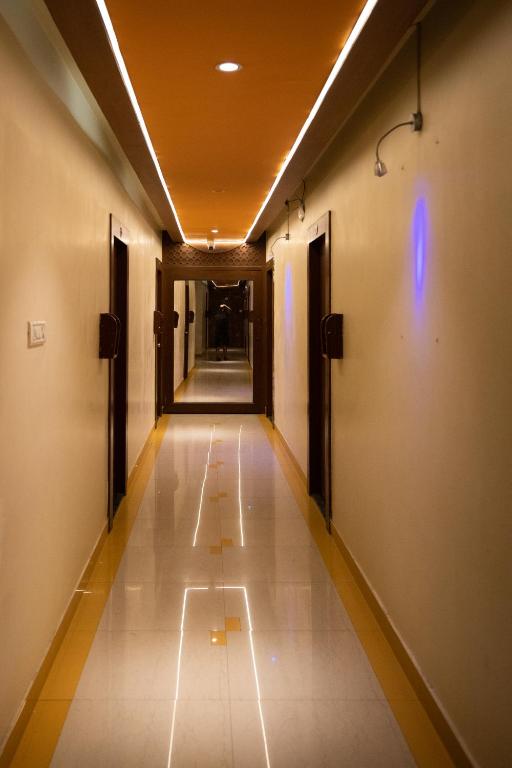 Hotel Redwings Castle,Panvel,3 star