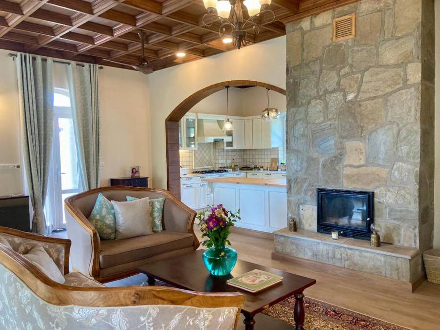 The Magnolia Lodge,,2 star