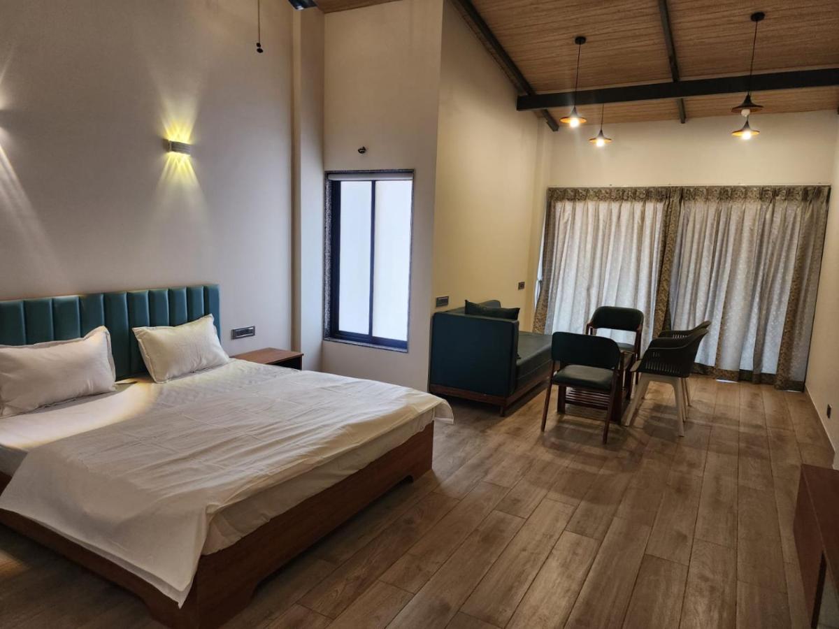 E&G Green Courts Resort,Dudgaon,3 star