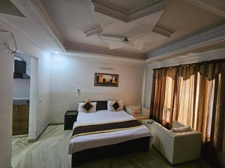 hotel ashiyana elite near by golf course road