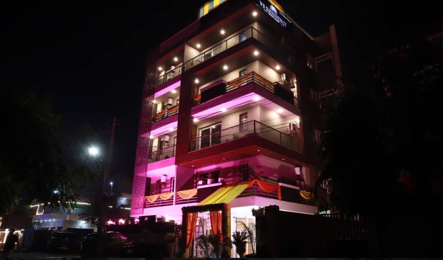 hotel vs residency medanta sec 46