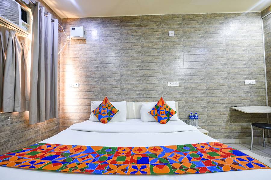 Fabhotel Model Town,,3 star