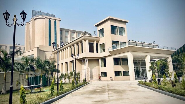 Mars Resorts,India>>Meerut,4 star