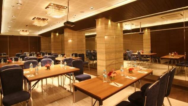 Hotel Suncity Premiere,In Mumbai (Andheri East),3 star