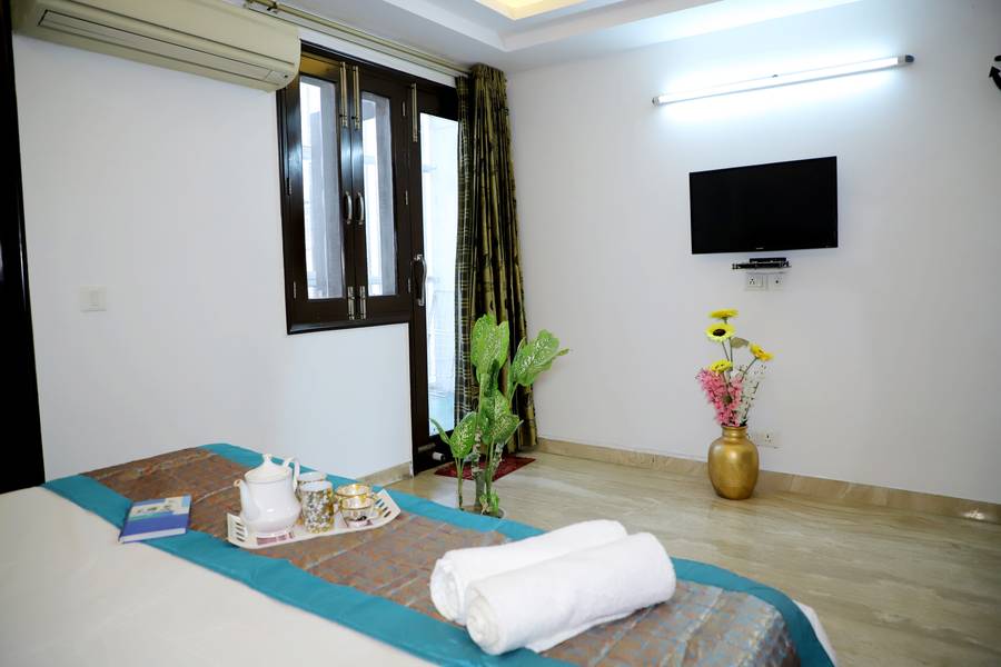 Fortune Home Service Apartment 3Bhk,J-215 Saket,J 215 Saket Road Block J,5 star