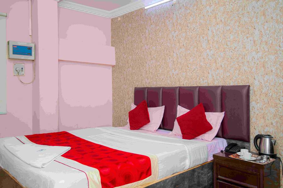 Hotel Manohar Palace,Golf City,3 star