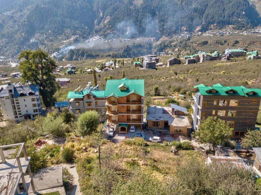 golden peak manali