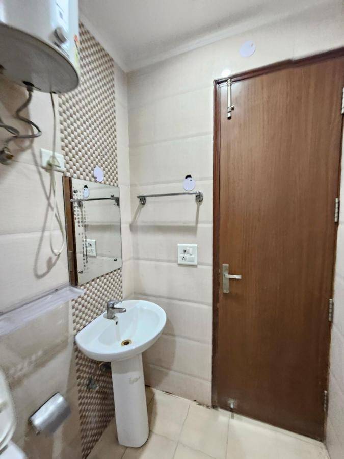 hotel ashiyana elite near by golf course road